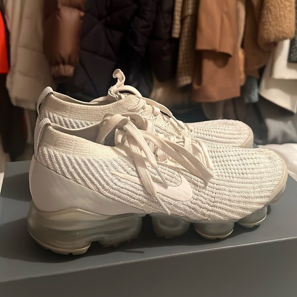 Nike Shoes - Nike Vapormax Flyknit